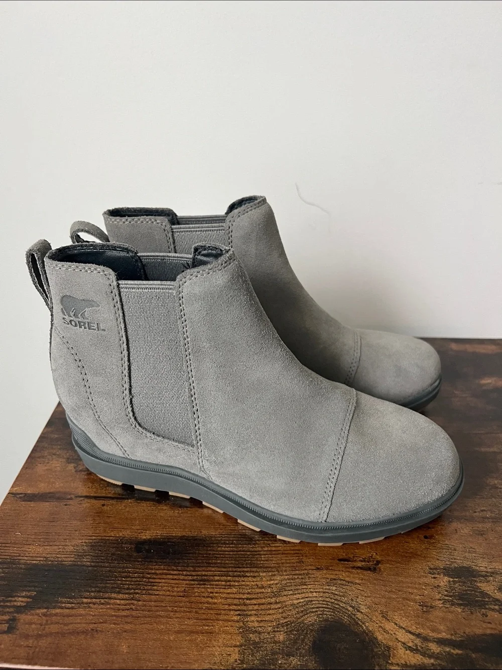 Sorel Women’s Gray Wedge Ankle Boots, size 6 ➡️